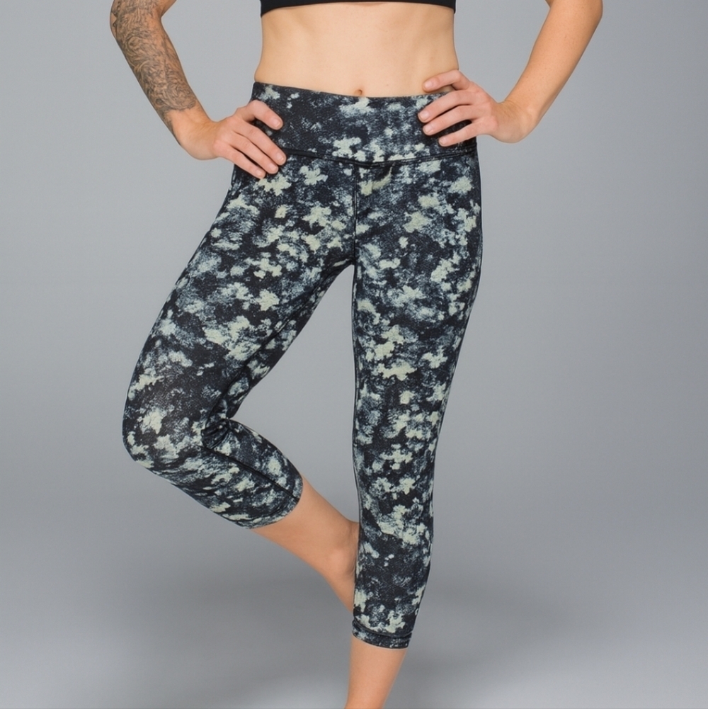 𝅺Lululemon Wunder Under Crop Pant Hi-Rise Spring Bloom 2